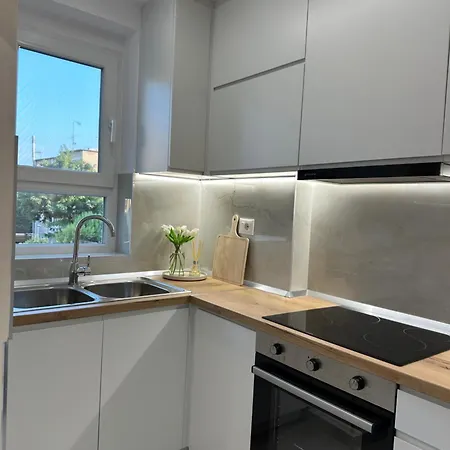 Apartment Azure 4 *